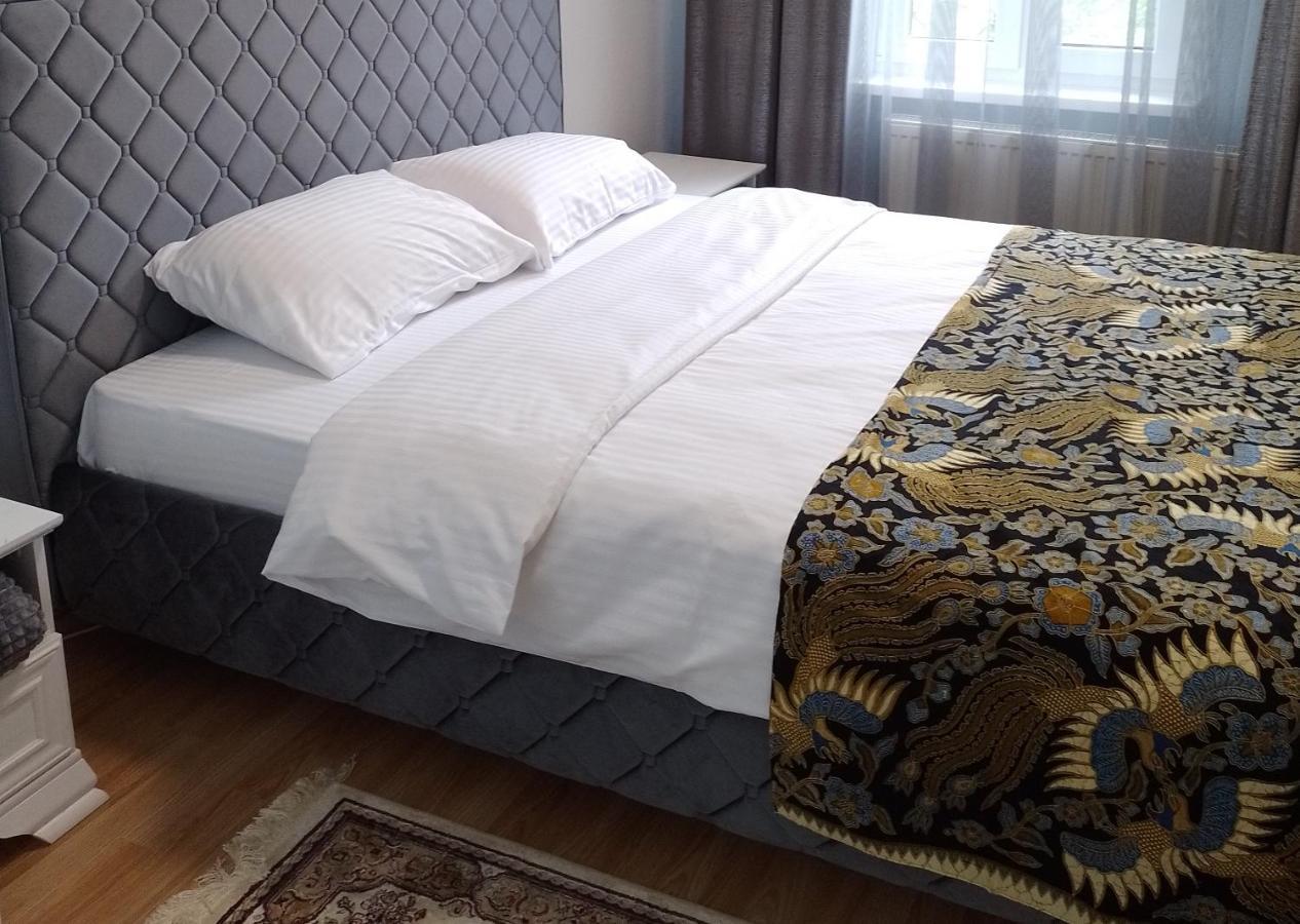 Apartment House, Garden & Sauna. Free Parking. Train Stop-200 M. Sea-1 Km.