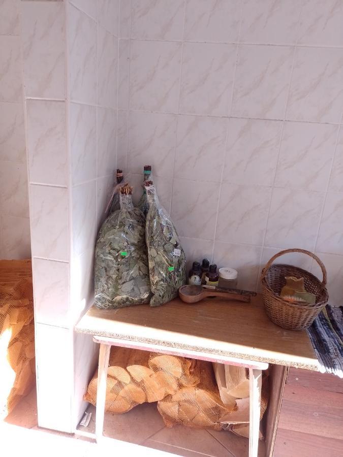Íbúð House, Garden & Sauna. Free Parking. Train Stop-200 M. Sea-1 Km. Jurmala