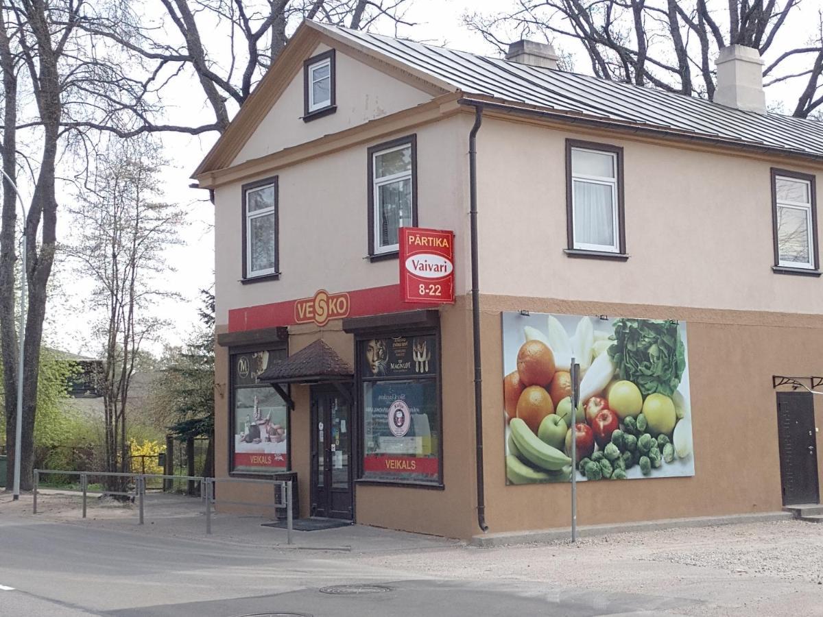 House, Garden & Sauna. Free Parking. Train Stop-200 M. Sea-1 Km. Apartment Jurmala
