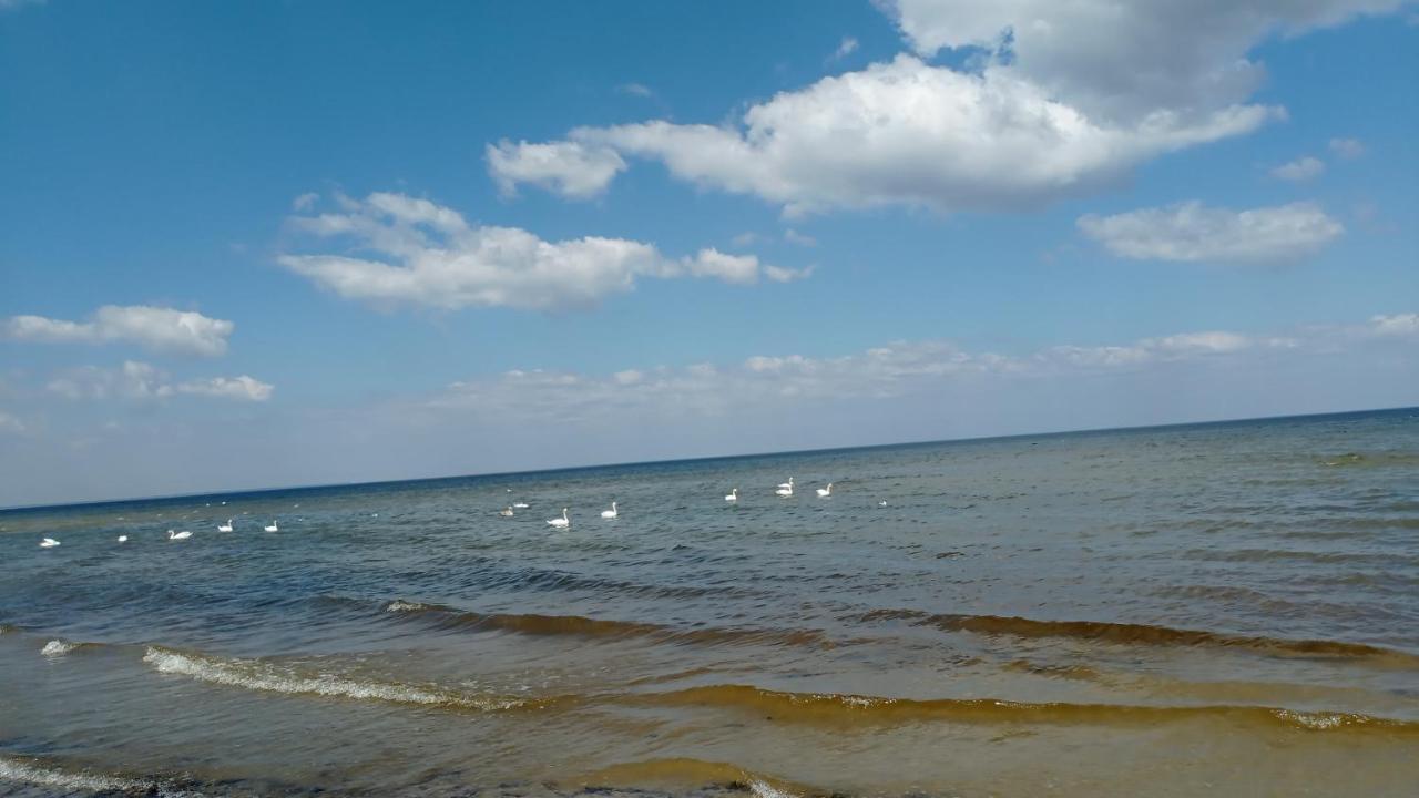 Apartment House, Garden & Sauna. Free Parking. Train Stop-200 M. Sea-1 Km. Jurmala