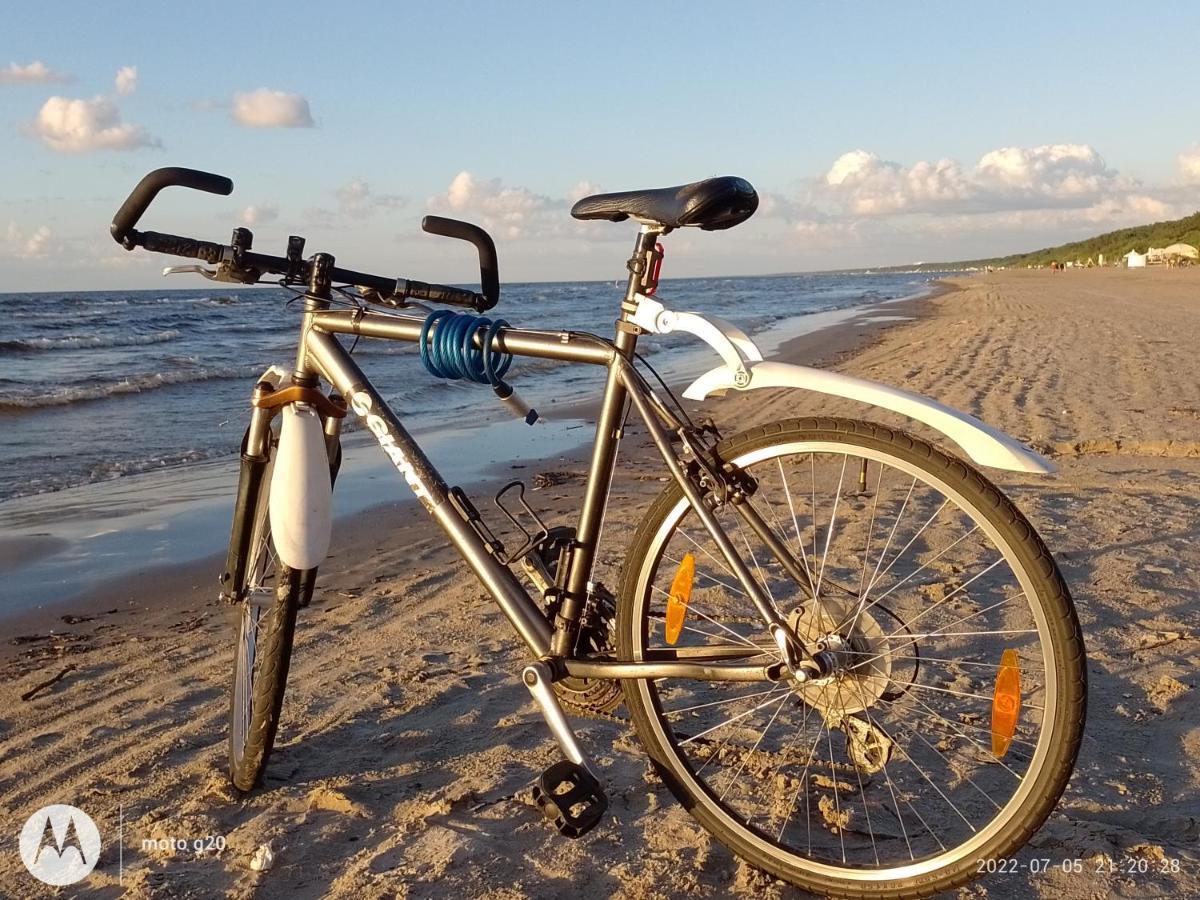 Apartment House, Garden & Sauna. Free Parking. Train Stop-200 M. Sea-1 Km. Jurmala