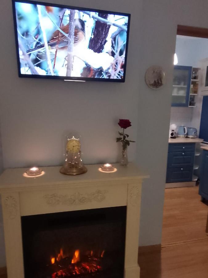 House, Garden & Sauna. Free Parking. Train Stop-200 M. Sea-1 Km. * Jurmala