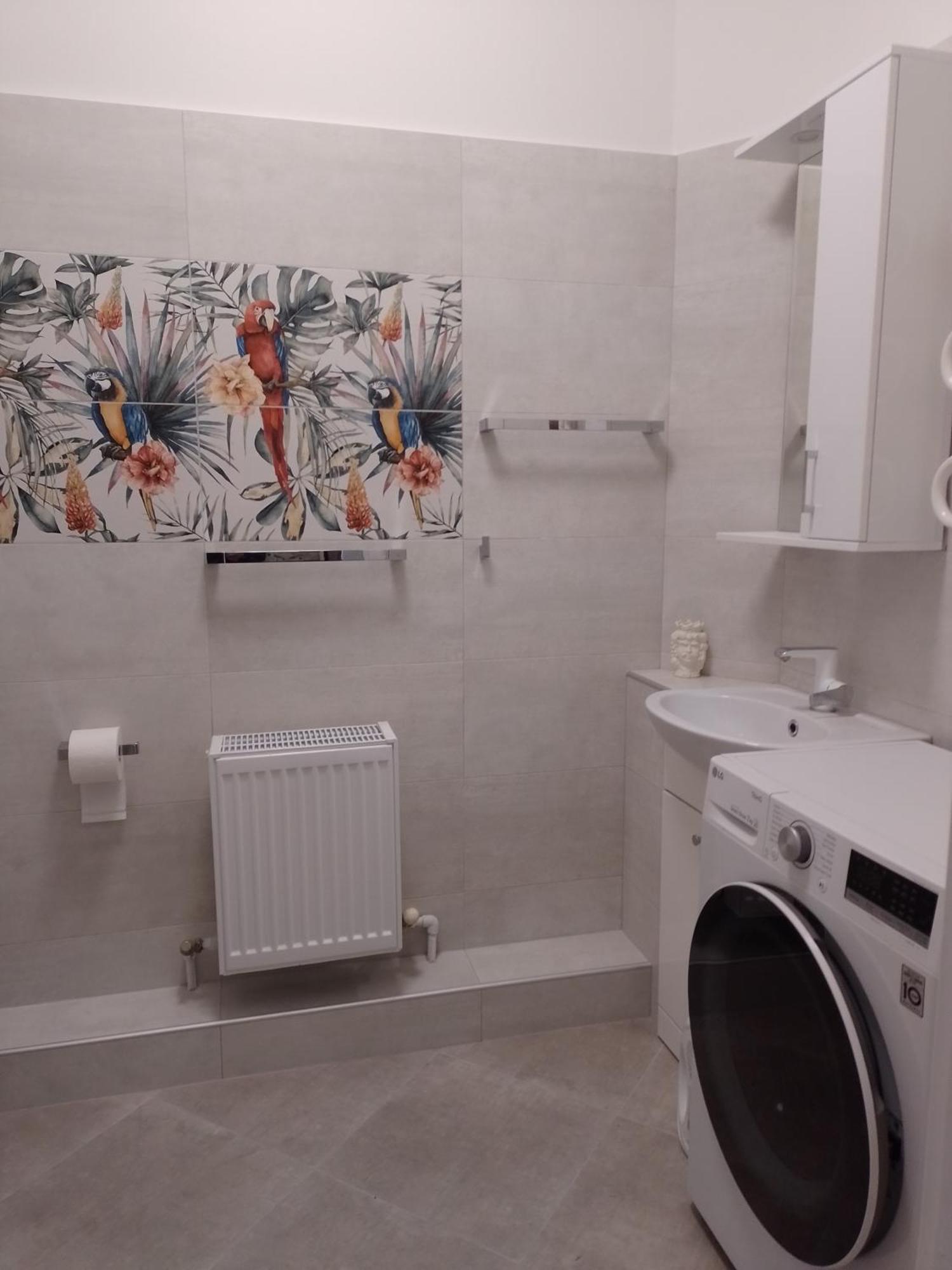 House, Garden & Sauna. Free Parking. Train Stop-200 M. Sea-1 Km. * Jurmala