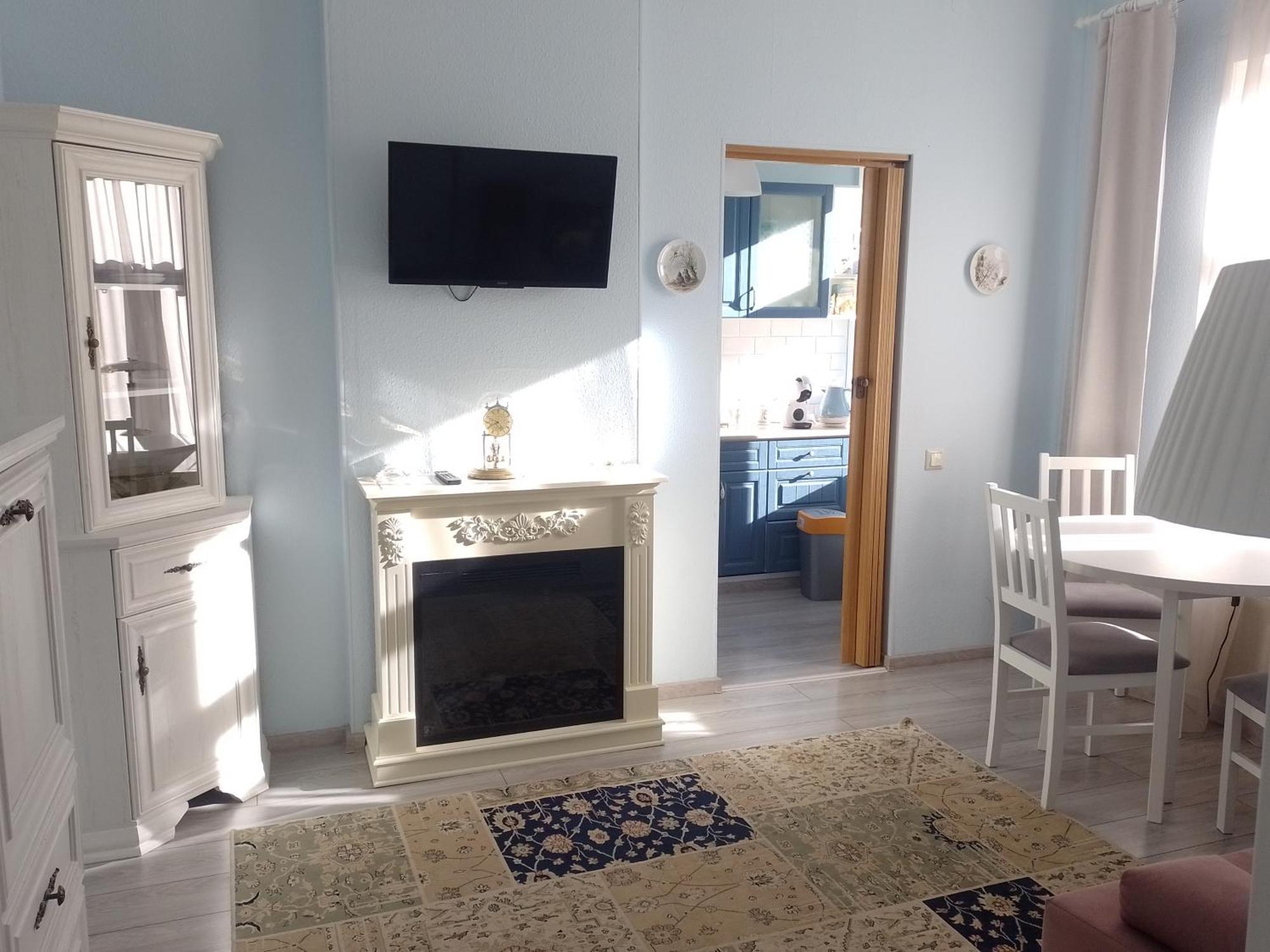 House, Garden & Sauna. Free Parking. Train Stop-200 M. Sea-1 Km. *